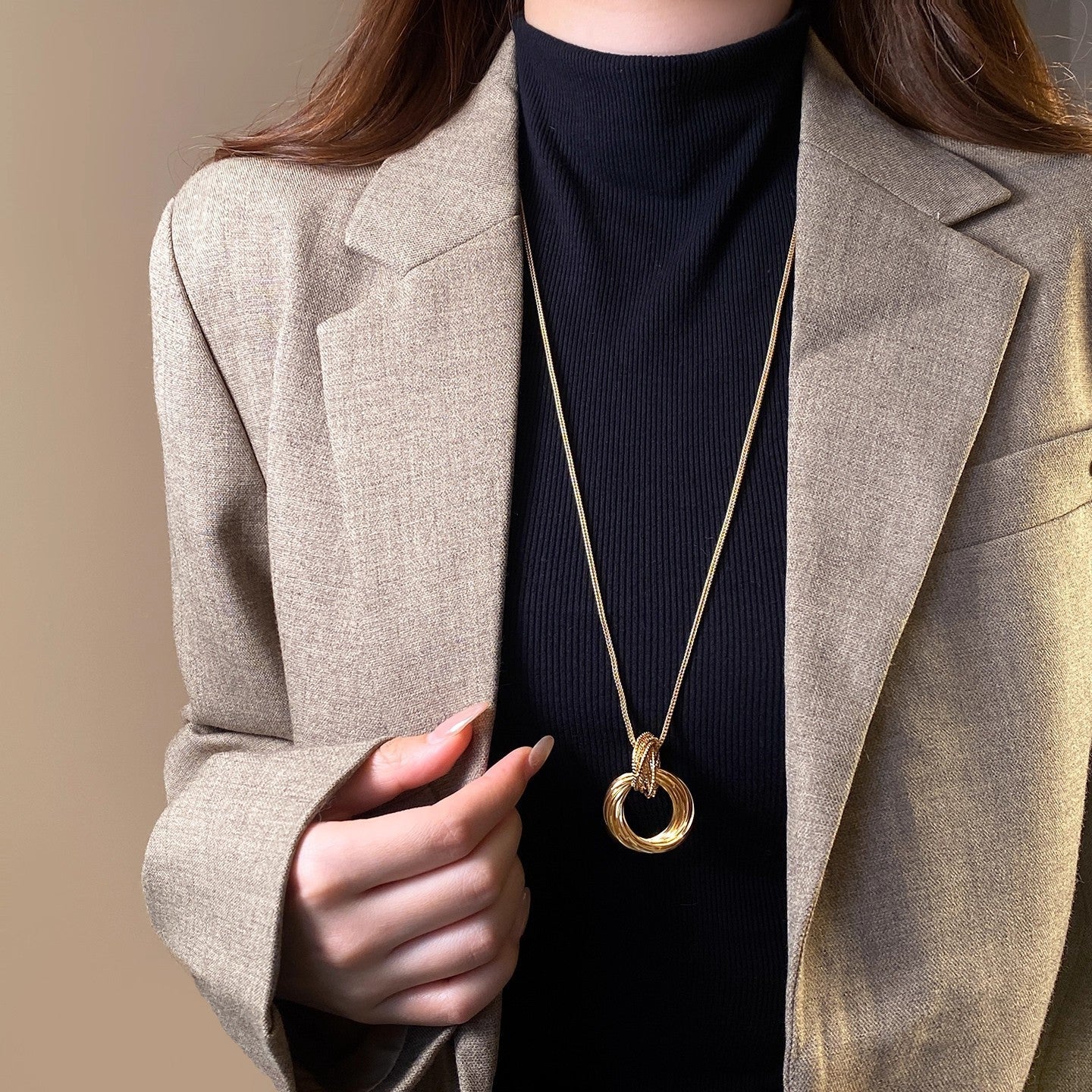 Wrapped Circle Pendant Layered Necklace