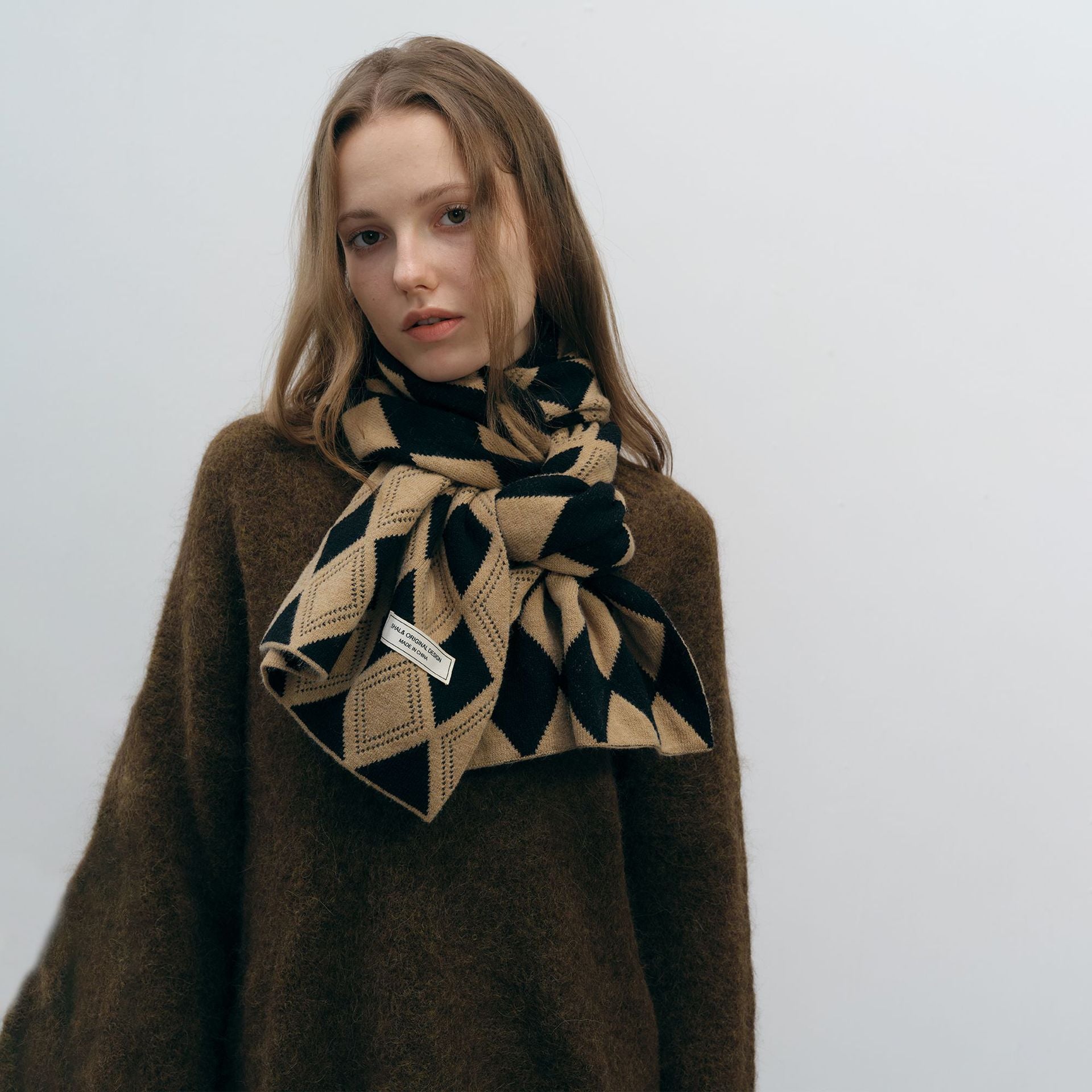 Niche Designer Versatile Warm High-end Knitted Scarf Secondary image