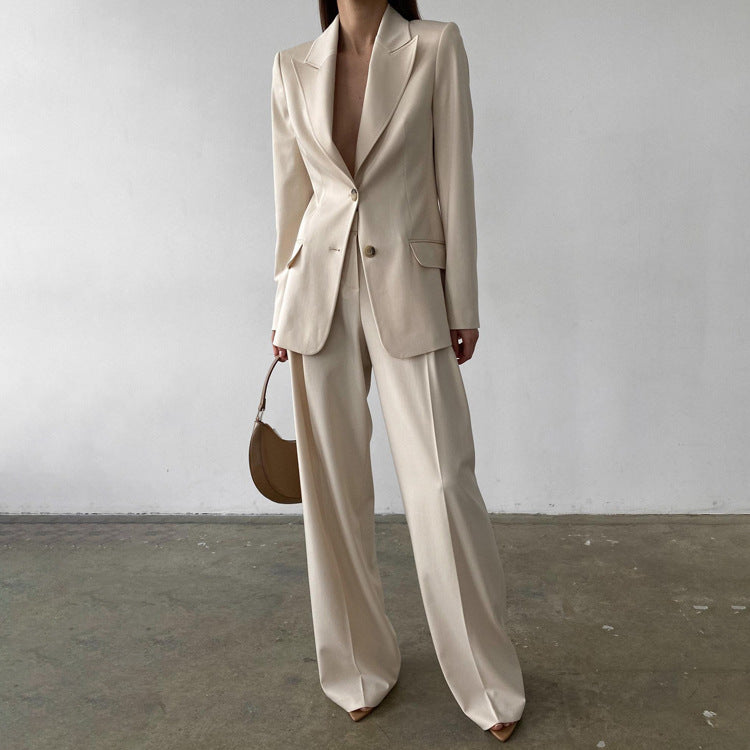Elegant Stylish Modern Casual Comfortable Chic Relaxed Fall Suit Main image