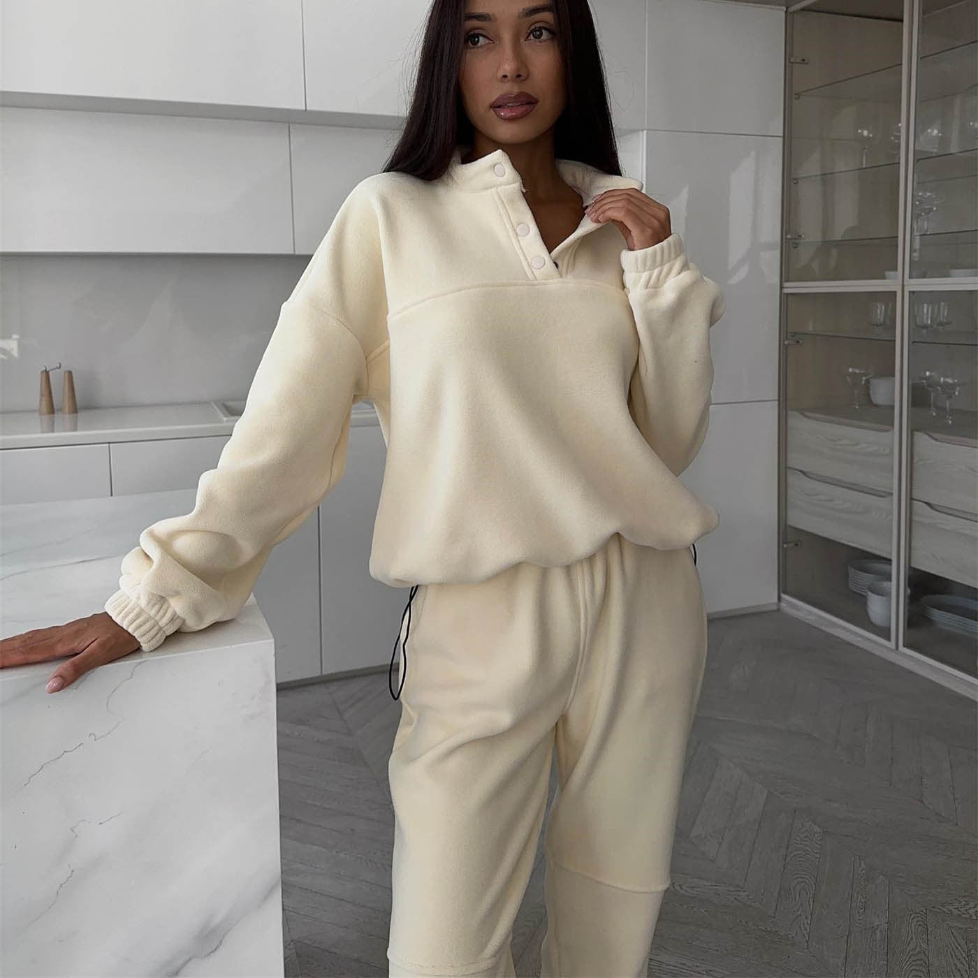 Stylish Trendy Casual Comfortable Relaxed Modern Sleek Long-Sleeve Suit Secondary image