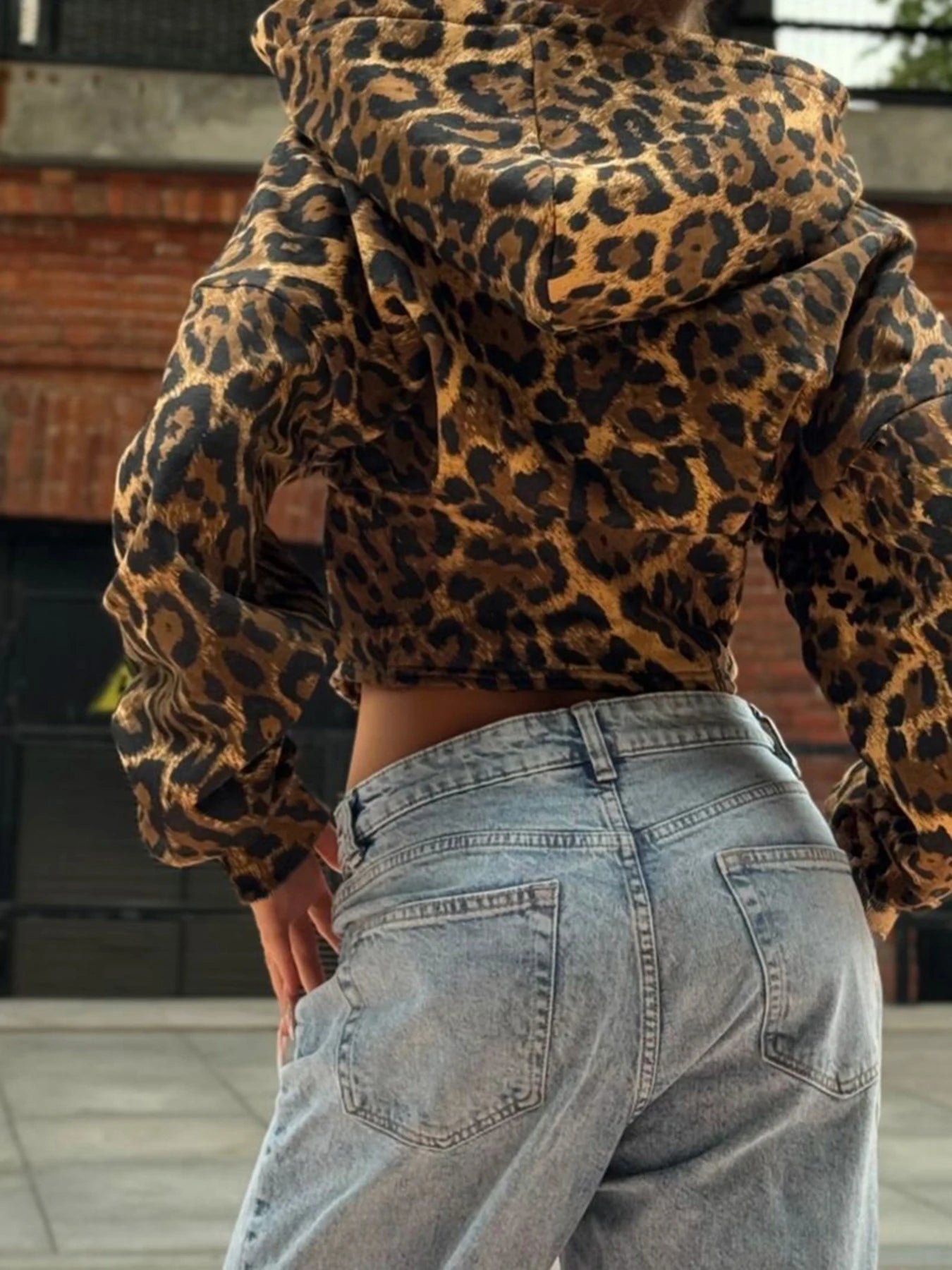 Leopard Binding Waist Hoodie Secondary image