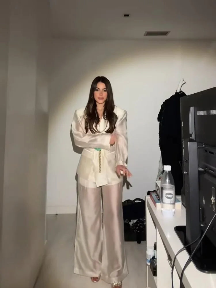 Visible Pocket Long Sleeve Suit Secondary image