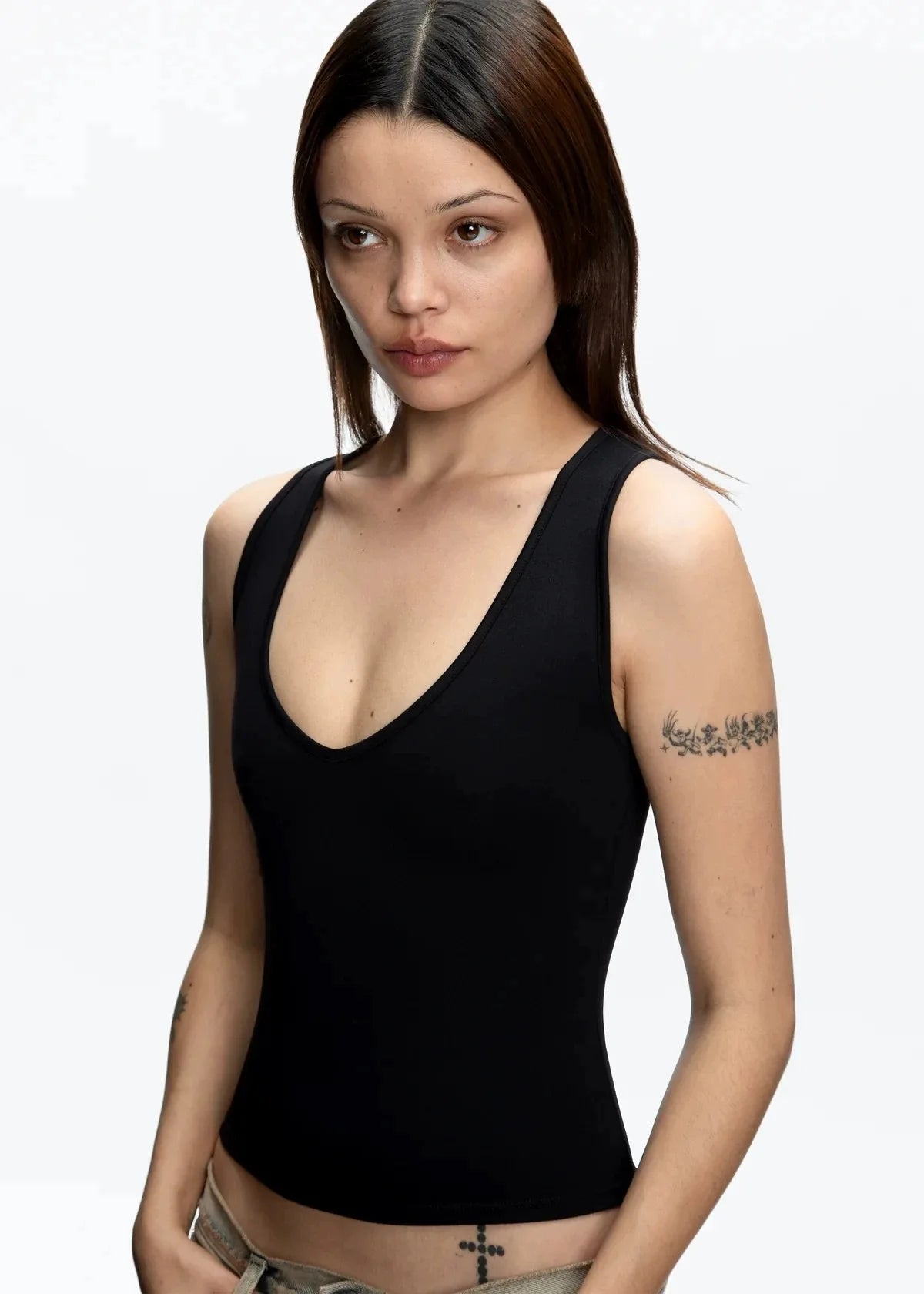 Minimalist Deep V  I-Shaped Cami Top Secondary image