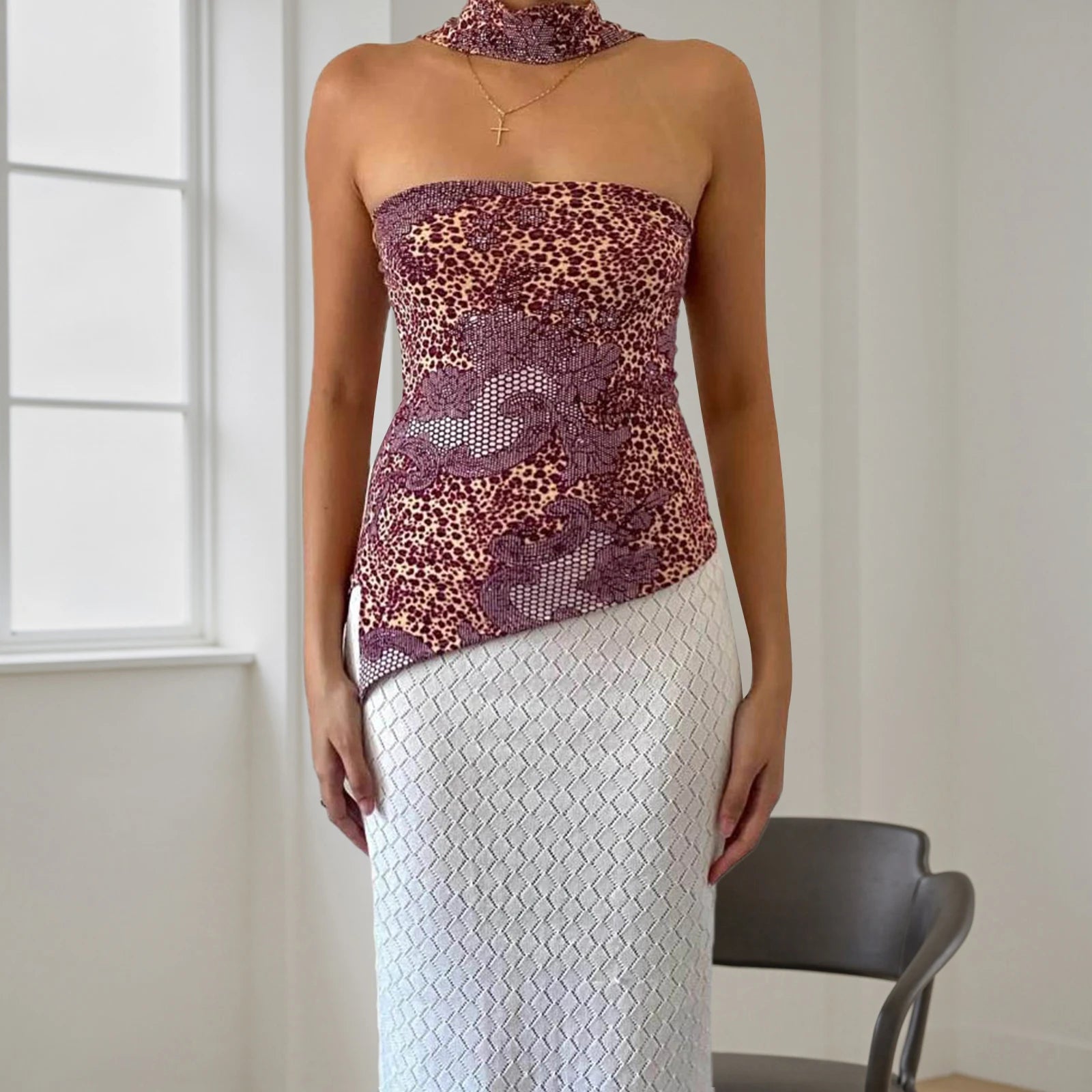 Vintage Floral Irregular Strapless Secondary image