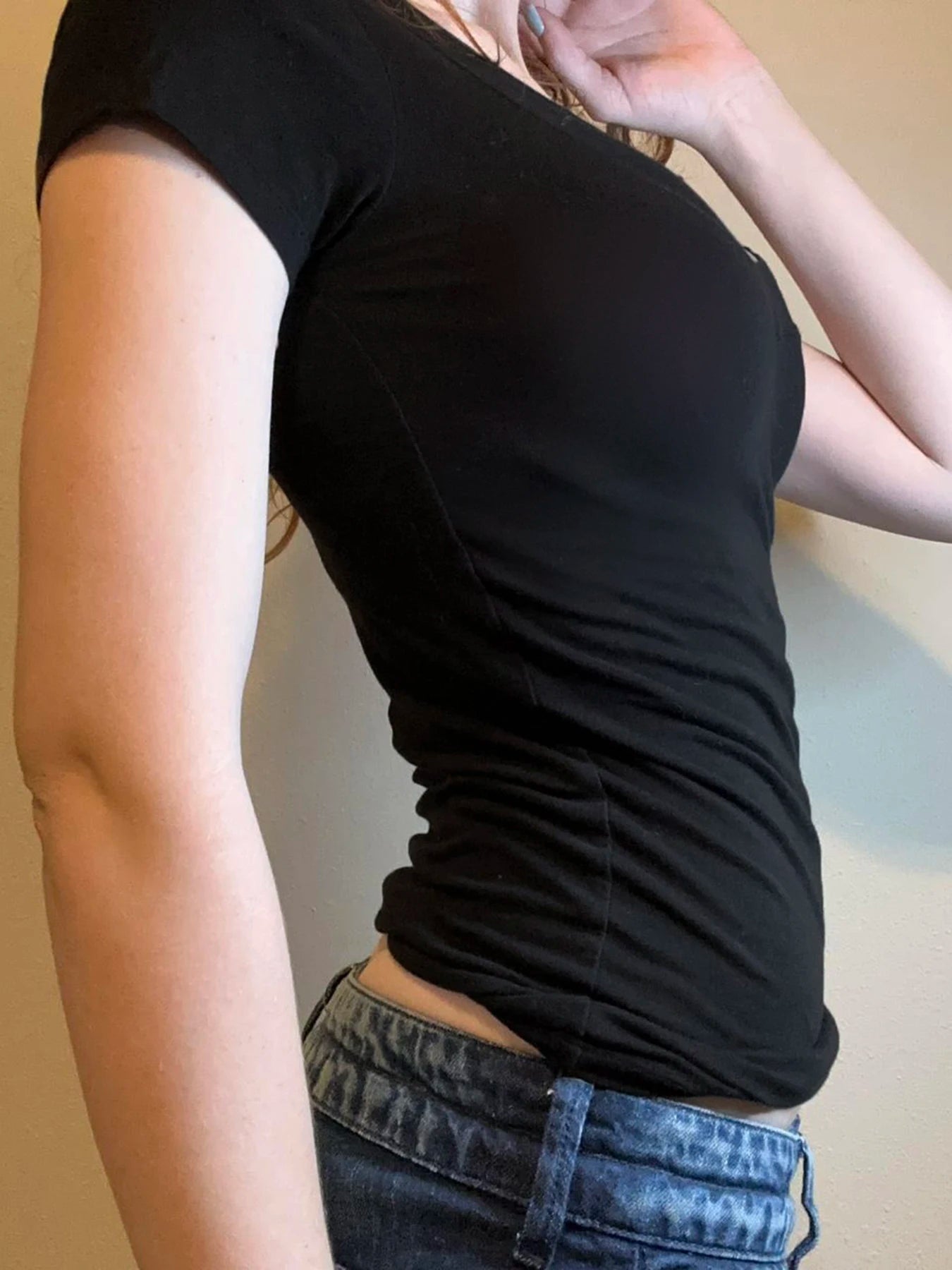 Solid Basic Slim V-Neck T-Shirt Crop Top Secondary image