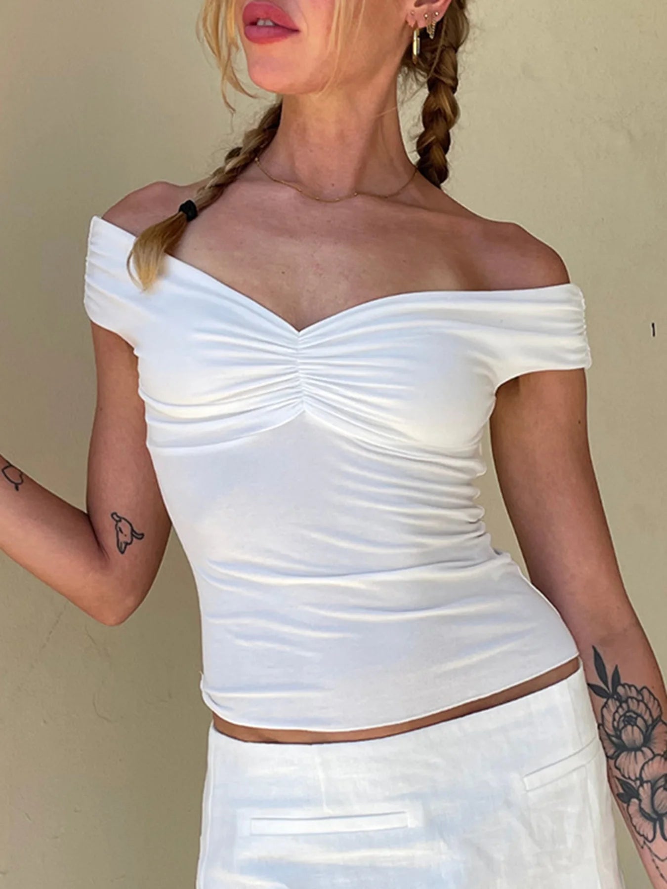 Off Shoulder Ruched V-Neck Cropped Tee Crop Top Secondary image