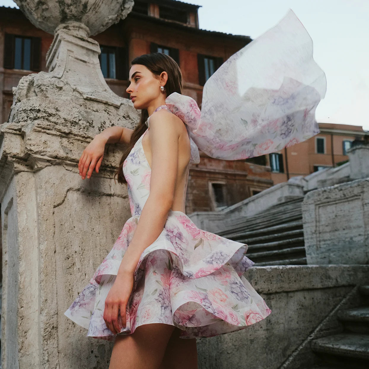 Hem Stacking Sleeveless Floral Dress Secondary image