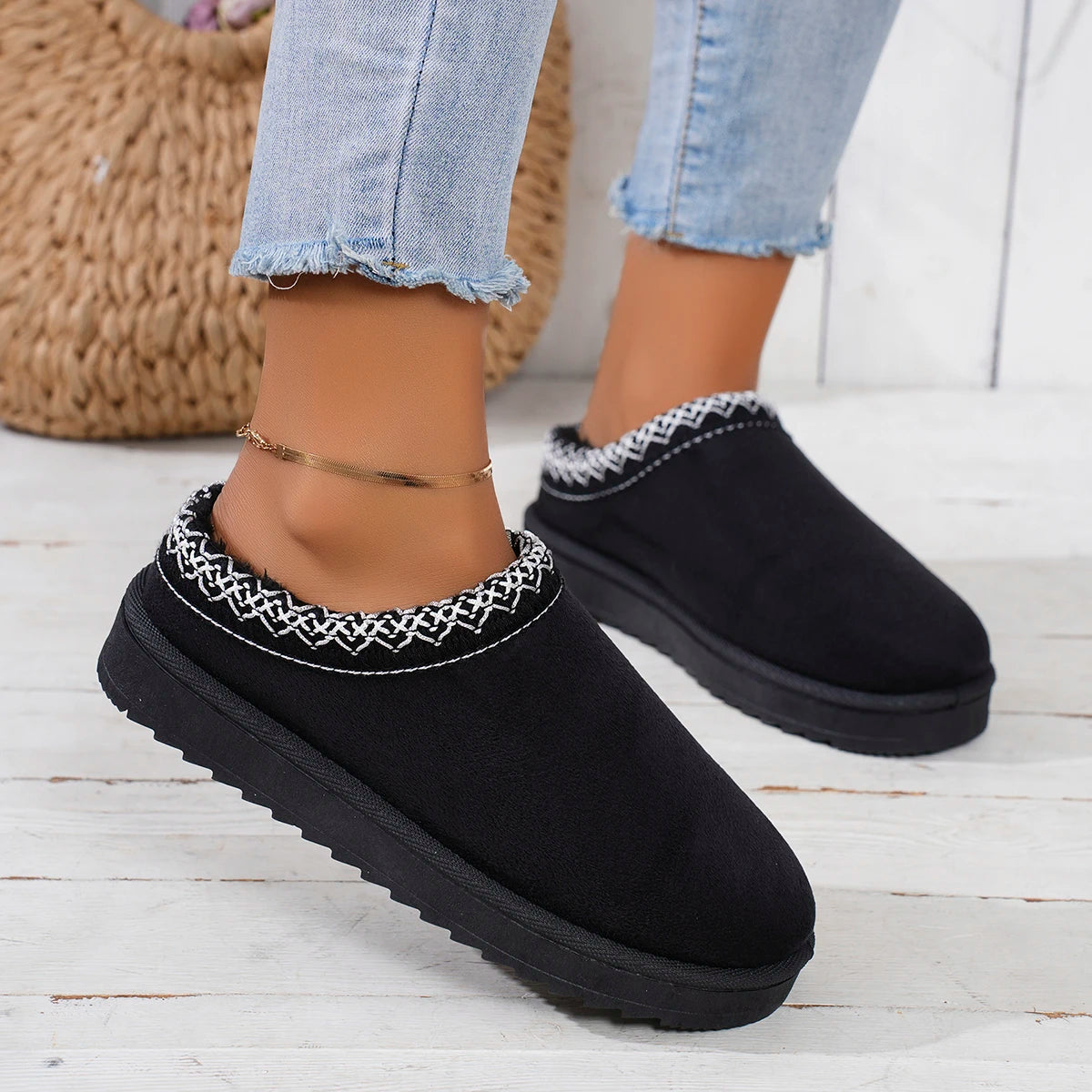 Snow Boots Women Winter New Cashmere Warm Thick Soles Without Heel-covered Hair Half Slipper Cotton Shoes Cashmere Warm Boots Secondary image