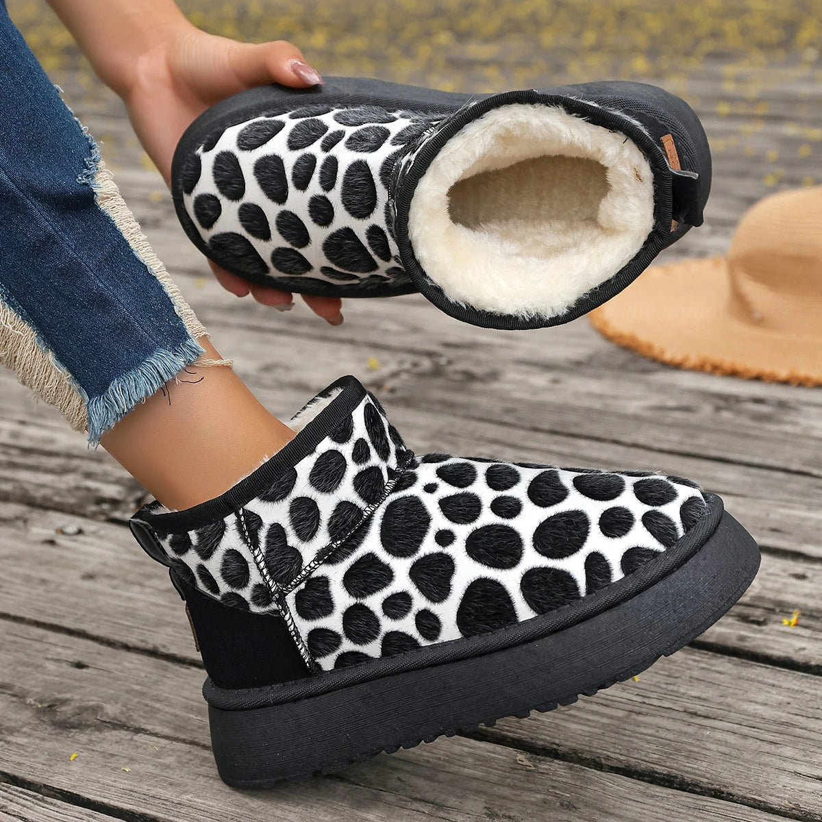 Winter Women Platform Boots New Leopard fashion High Quality Shoes for Women Slip-on Thickened Fluff Snow Round Toe Boots Women