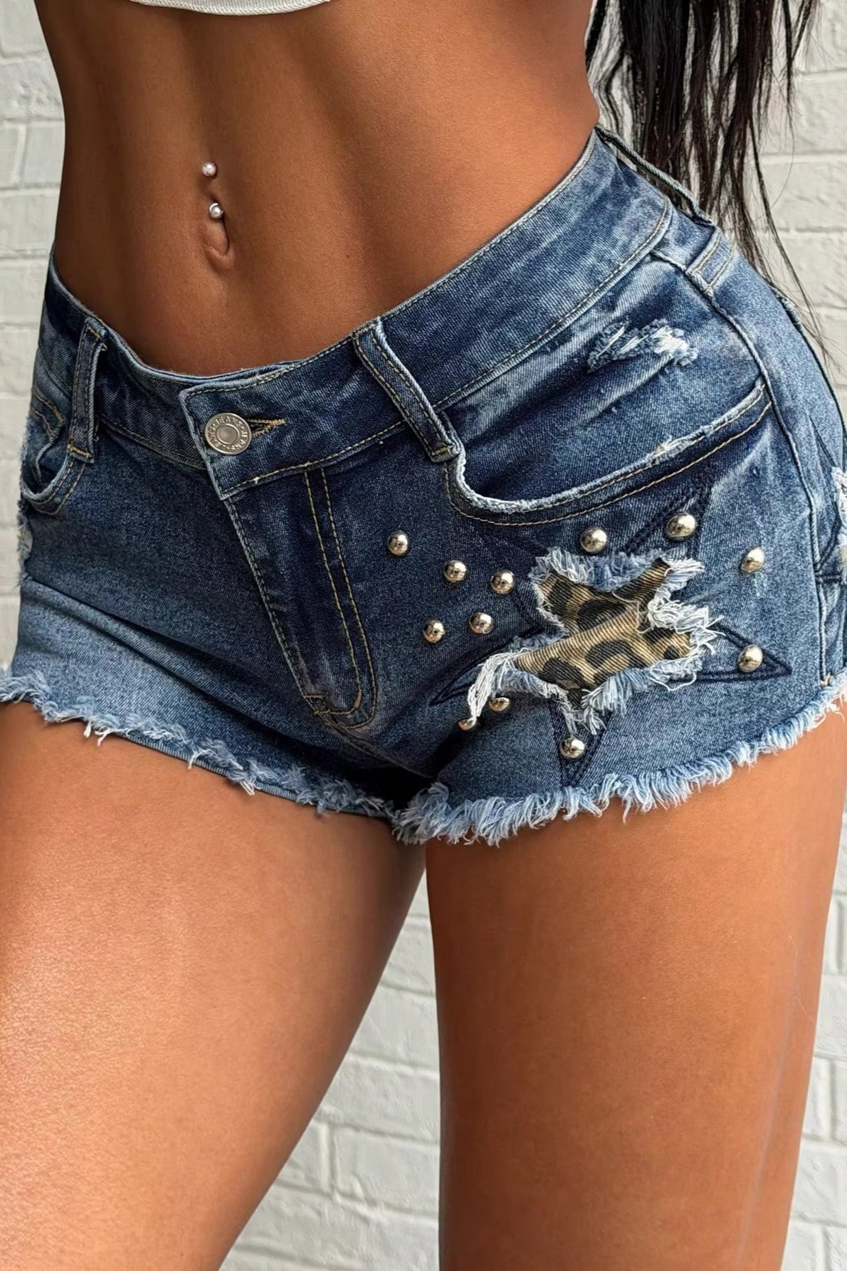 Leopard Star Embroidery Rivet Shorts Secondary image