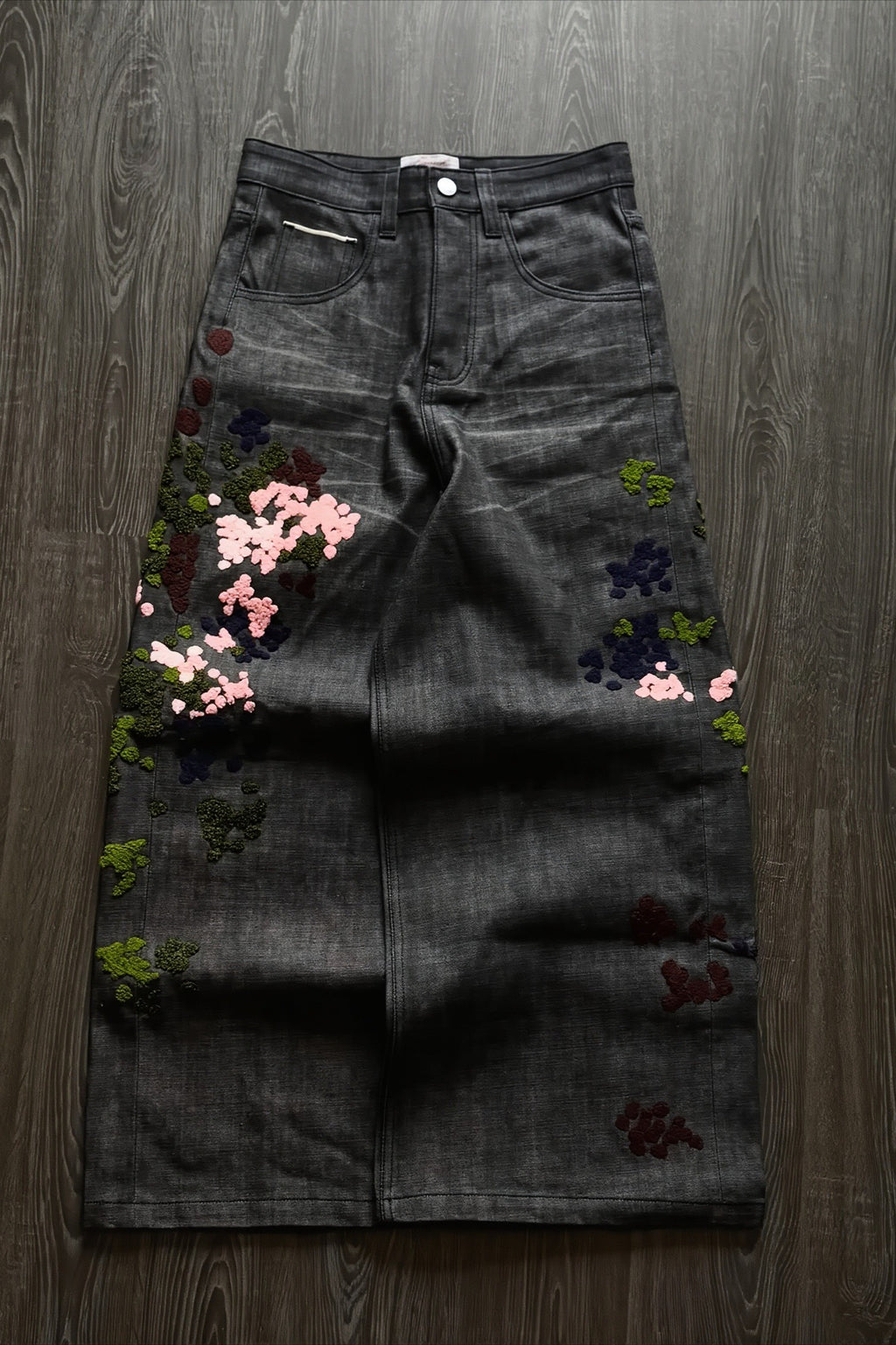 Embroidered Loose Fit Straight Leg Jeans