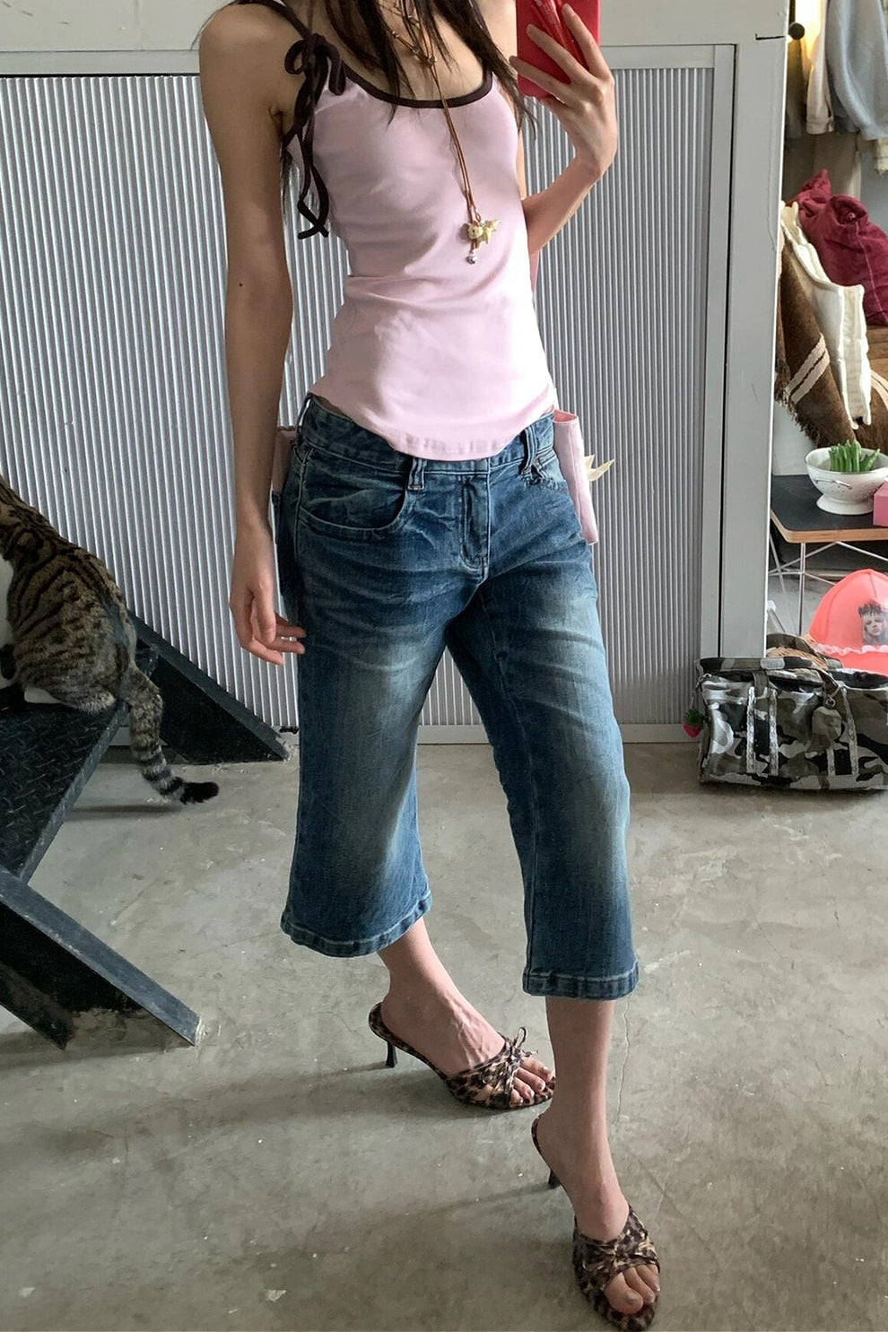 Vintage Washed Bootcut Capri Denim Pants Secondary image