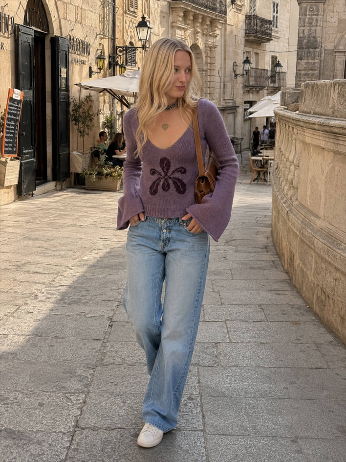V Neck Floral Jacquard Sweater Secondary image