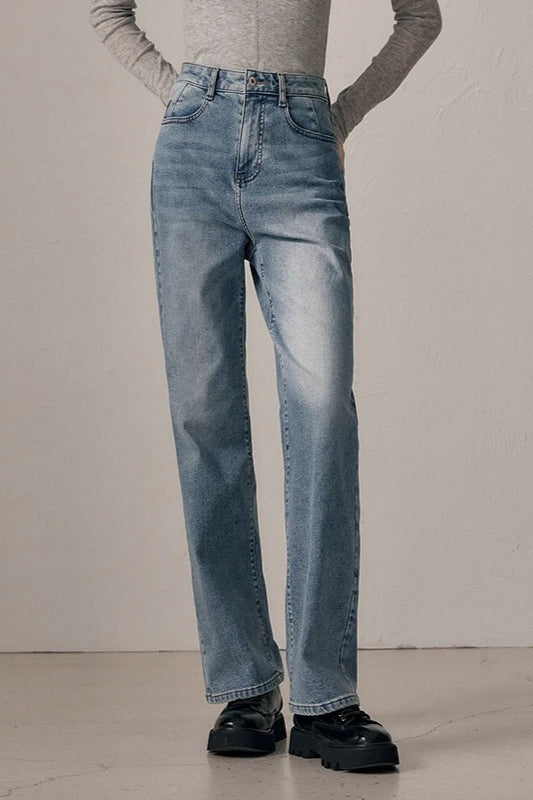 Fashionable Straight-Leg Denim Jeans Main image