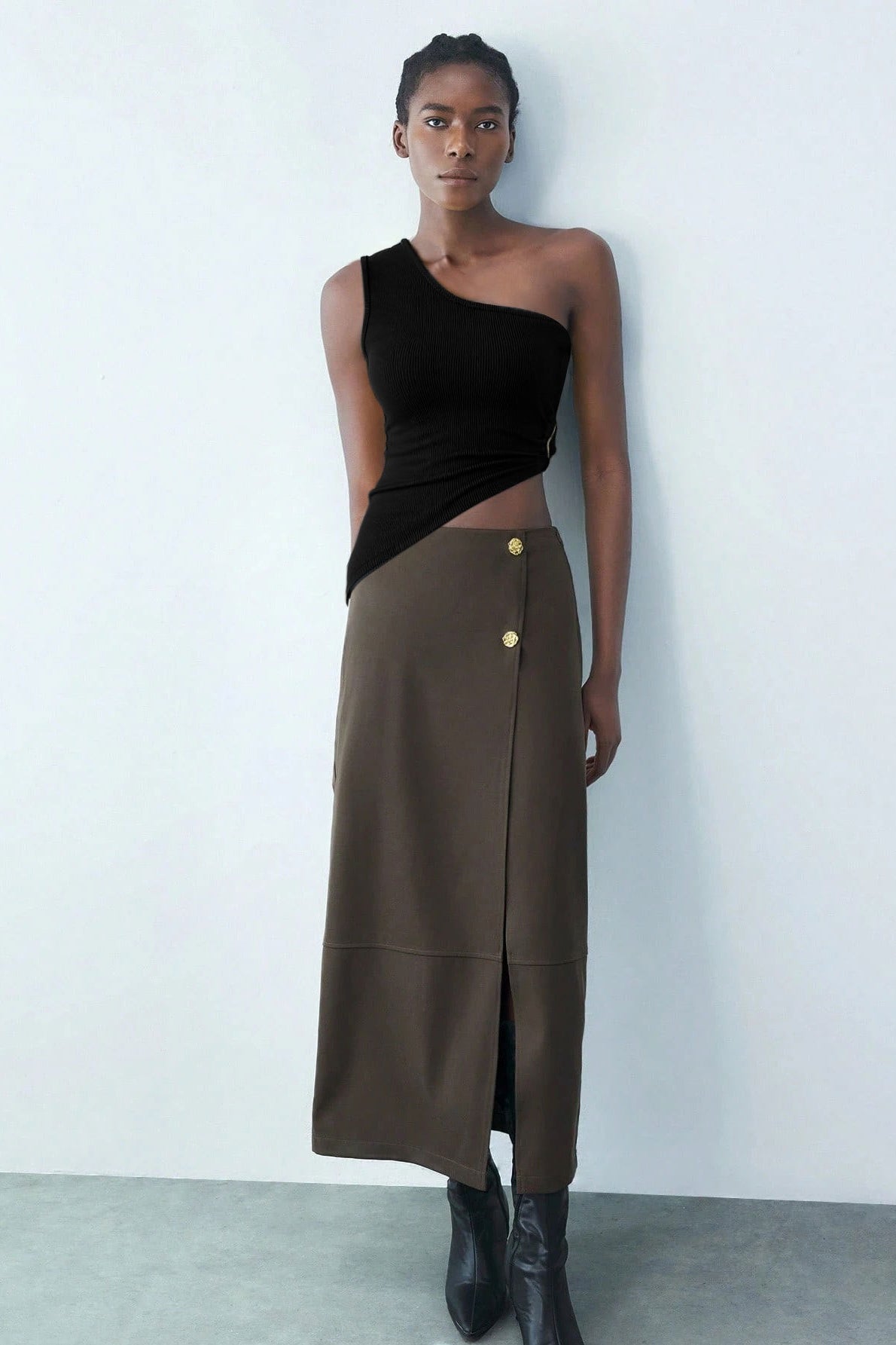 Metal Detail One-Shoulder Crop Top