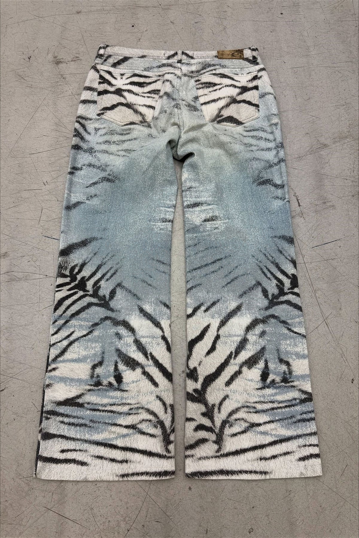 Tiger Graphic Washed Wide Leg Jeans