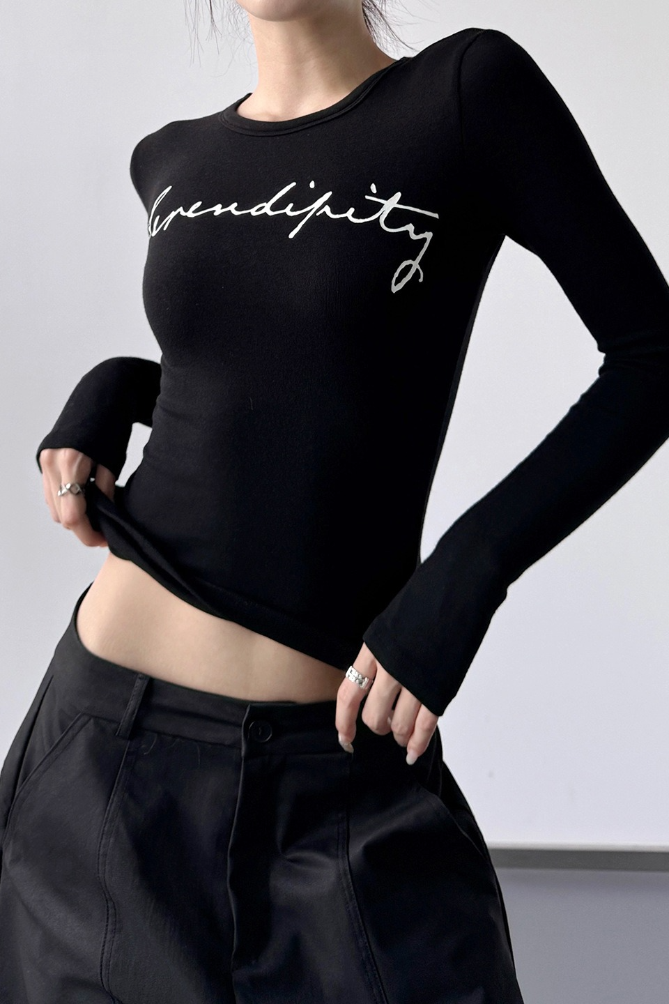 Letter Embroidered Slim Crop Crew Neck Long Sleeve Crop Top Secondary image