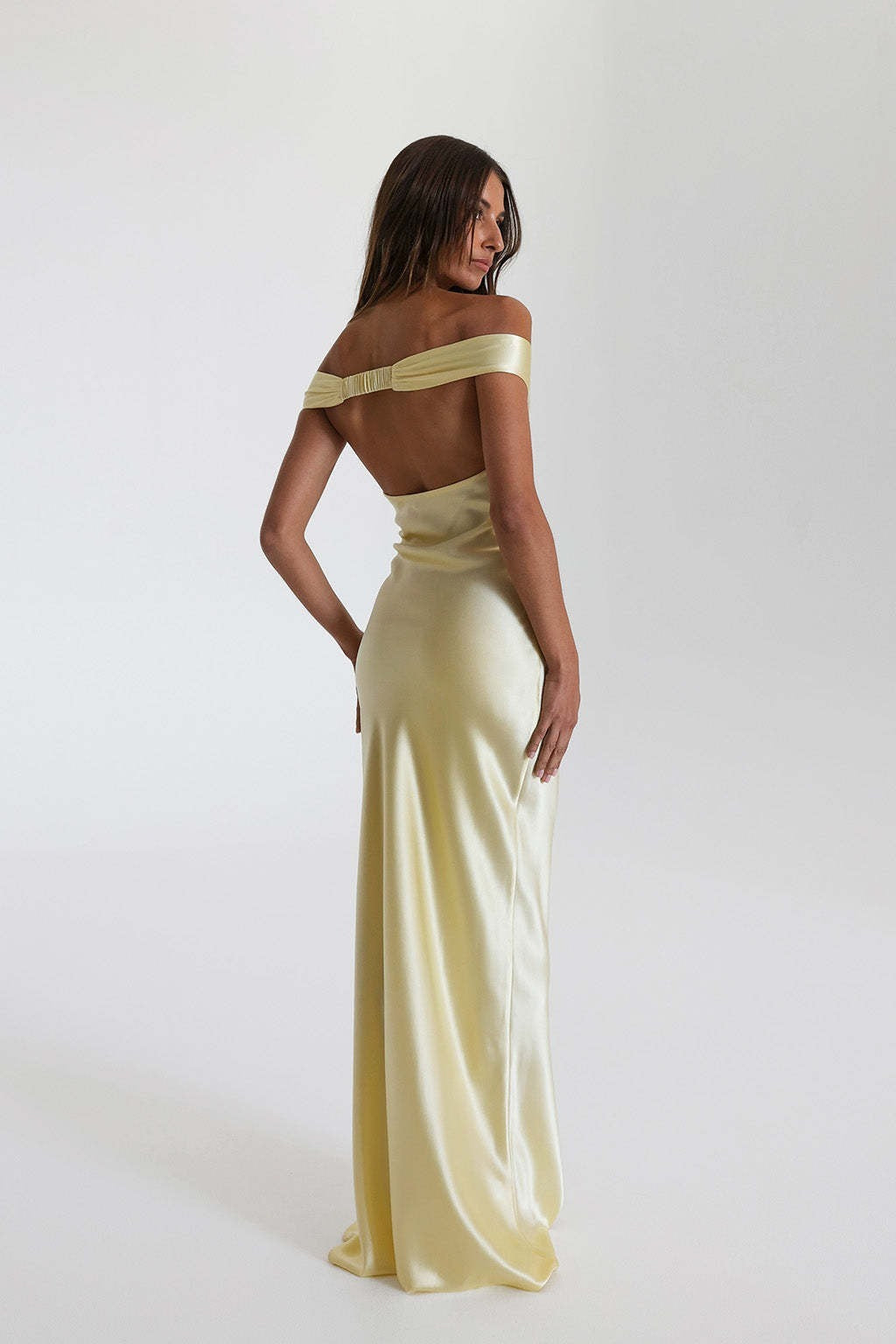 Elegant Mermaid Satin Off Shoulder Formal Dress Secondary image