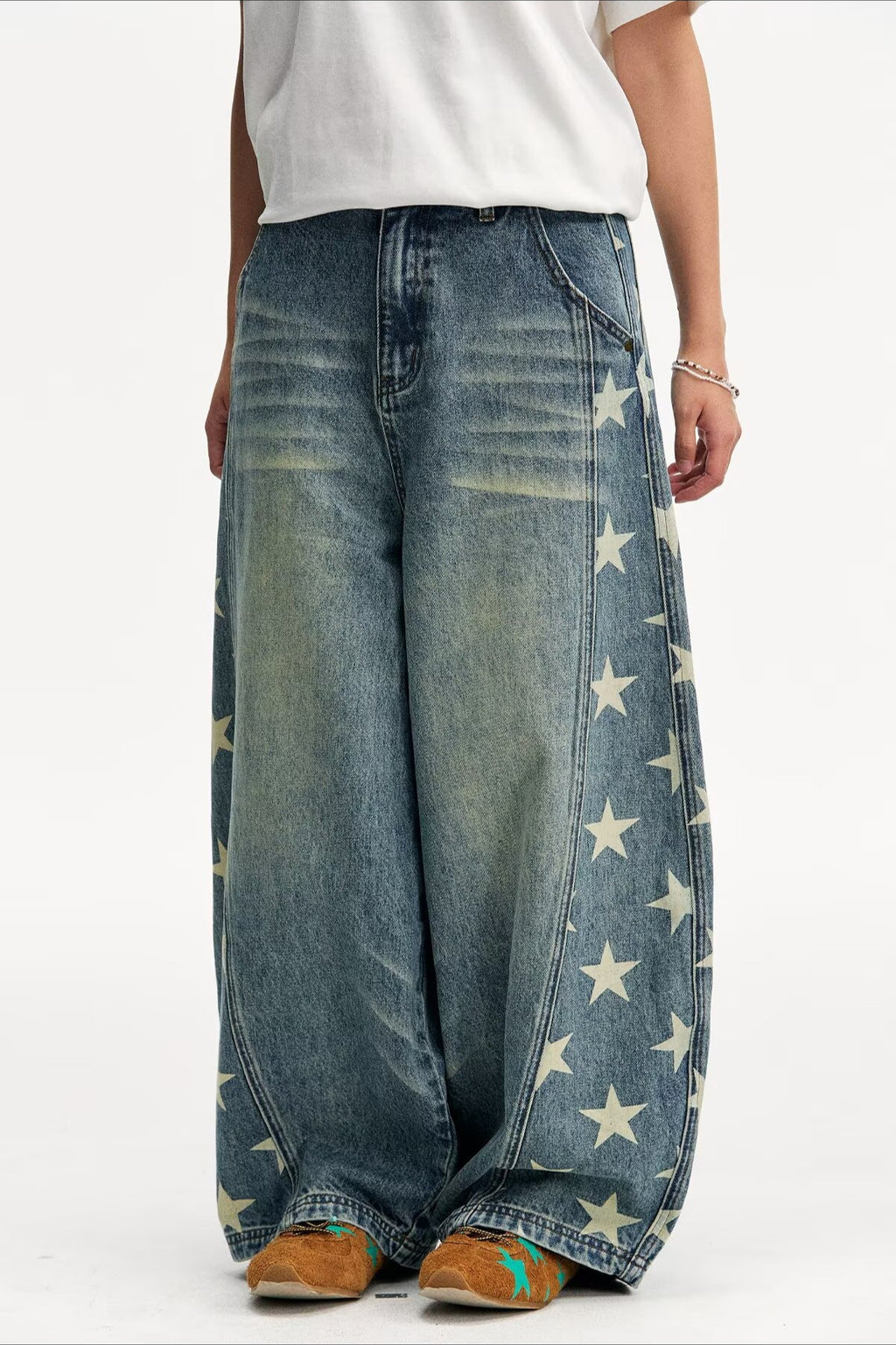 Star Panel Faded Barrel Leg Jeans