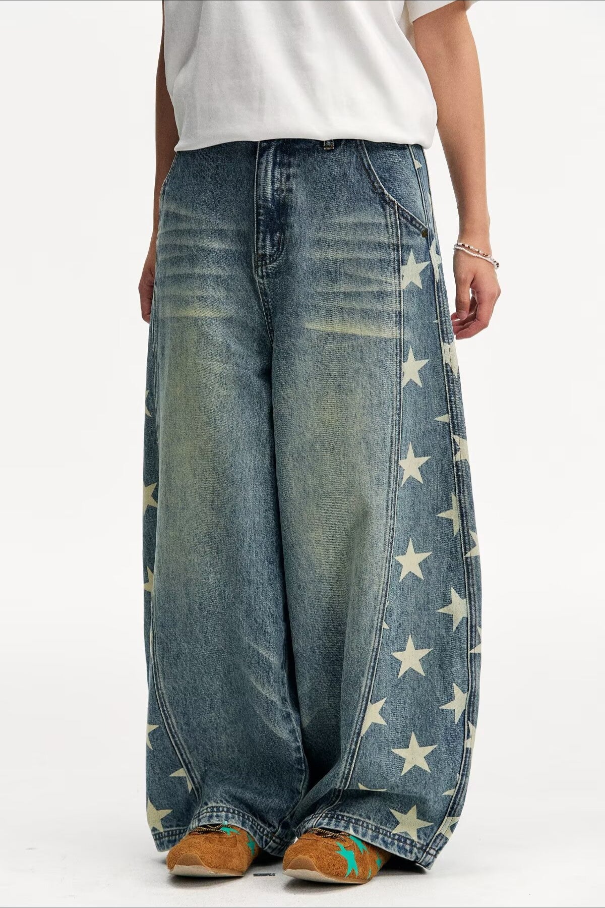Star Panel Faded Barrel Leg Jeans