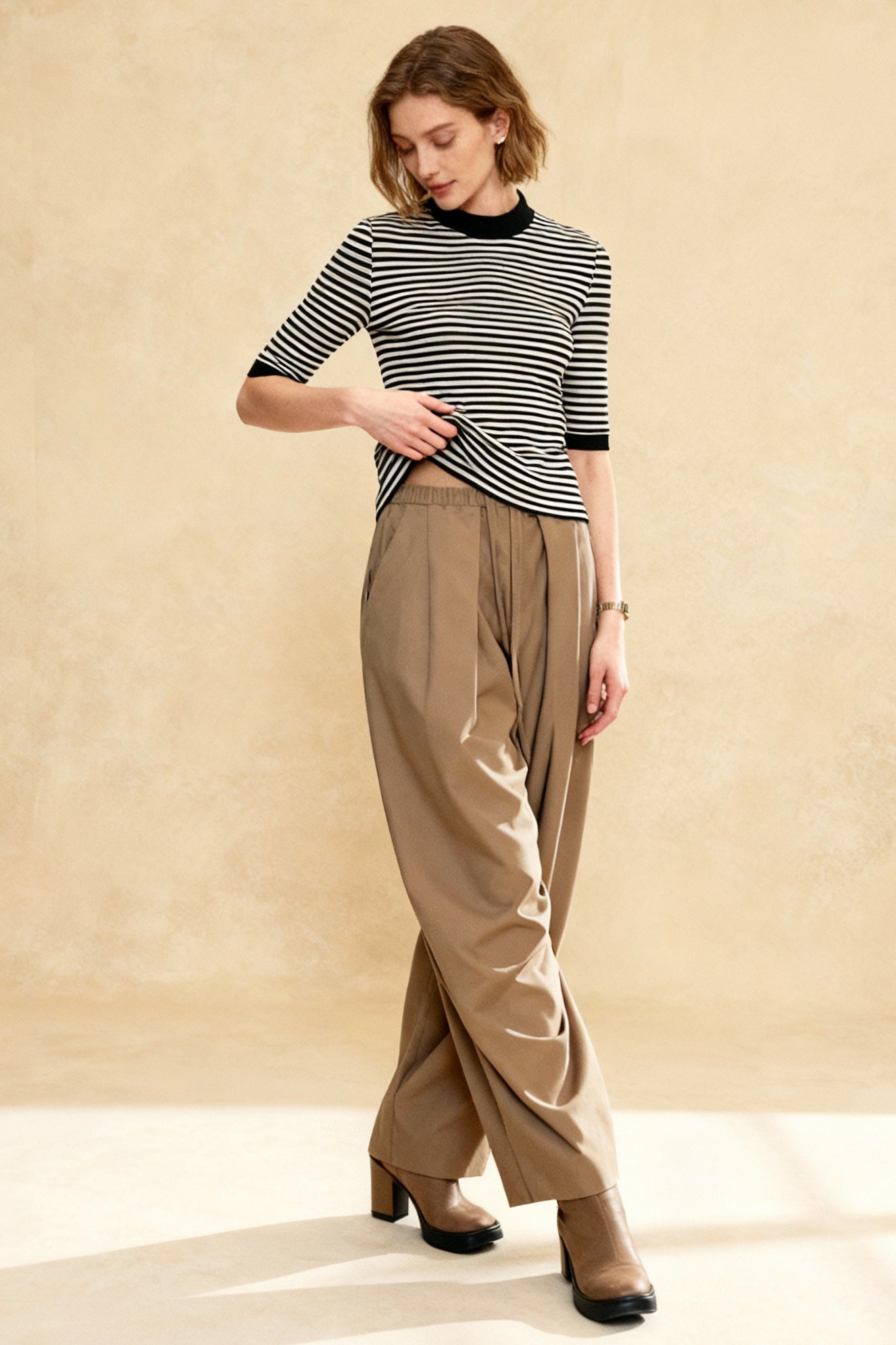 Vintage Wide-Leg Flowing Pants Secondary image