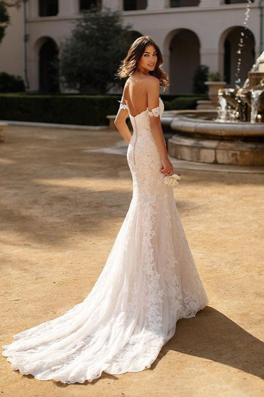 Vintage Off Shoulder A Line Wedding Dress Secondary image