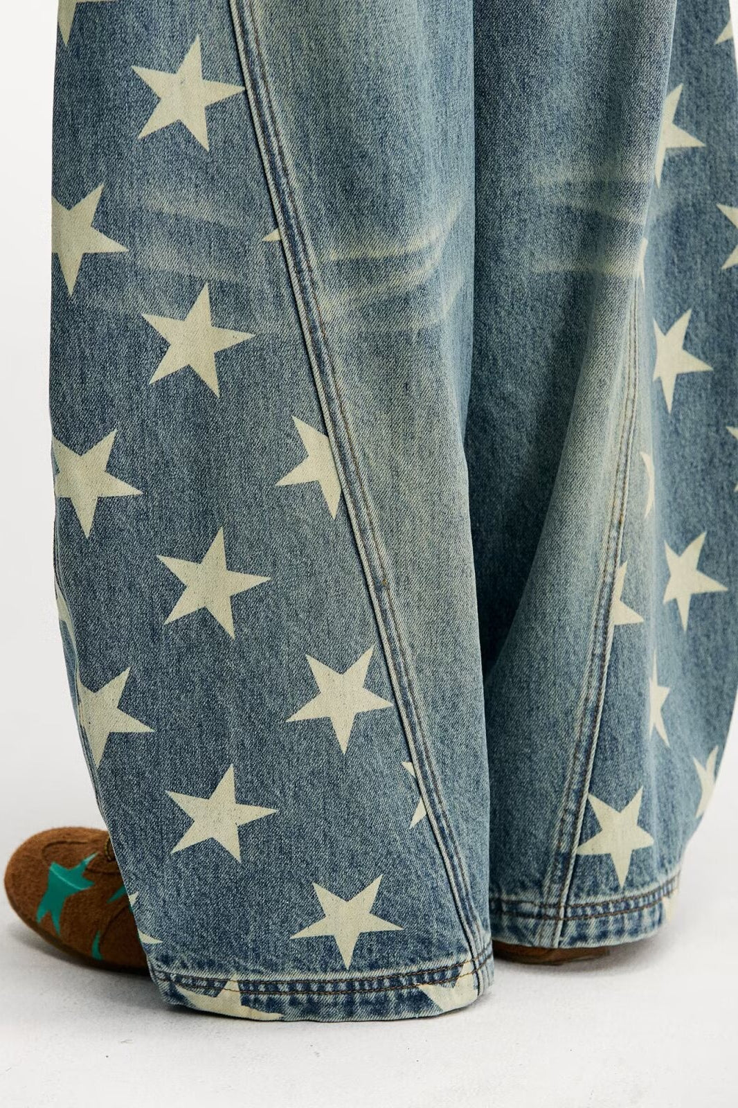 Star Panel Faded Barrel Leg Jeans