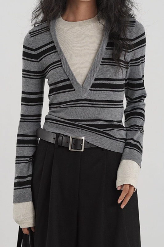 Striped Contrast Panel Deep V-Neck Knit Top Secondary image