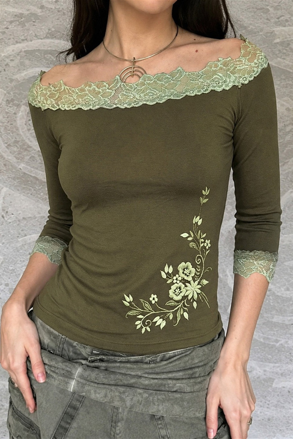 Lace Trim Floral Off Shoulder Fitted T-Shirt Secondary image