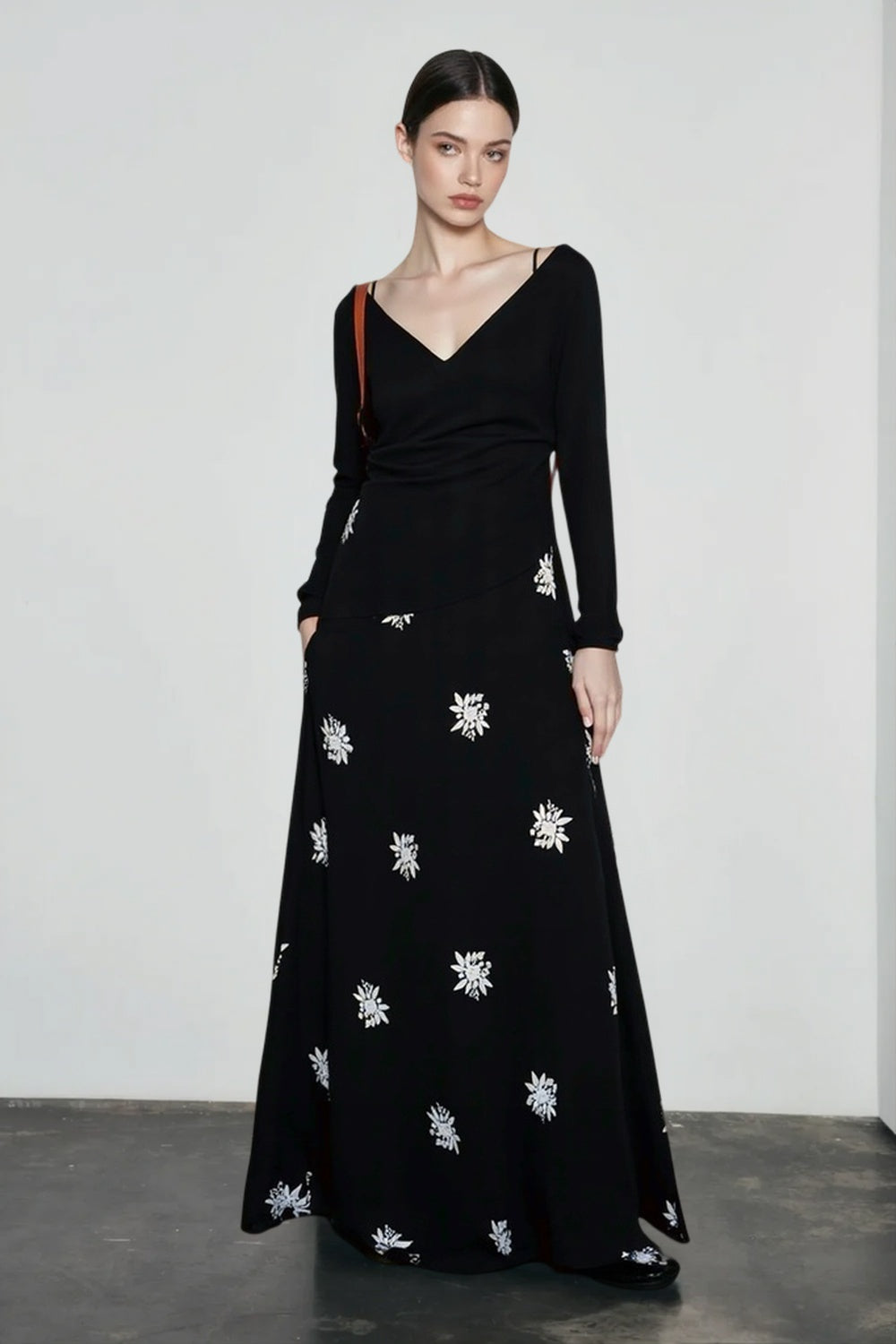 Embroidered Linen Lace Vacation Skirt Secondary image
