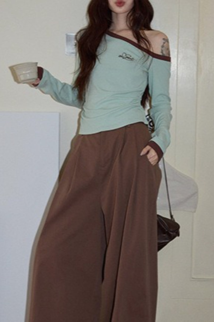 Tied Waist Asymmetric Knit Top Secondary image