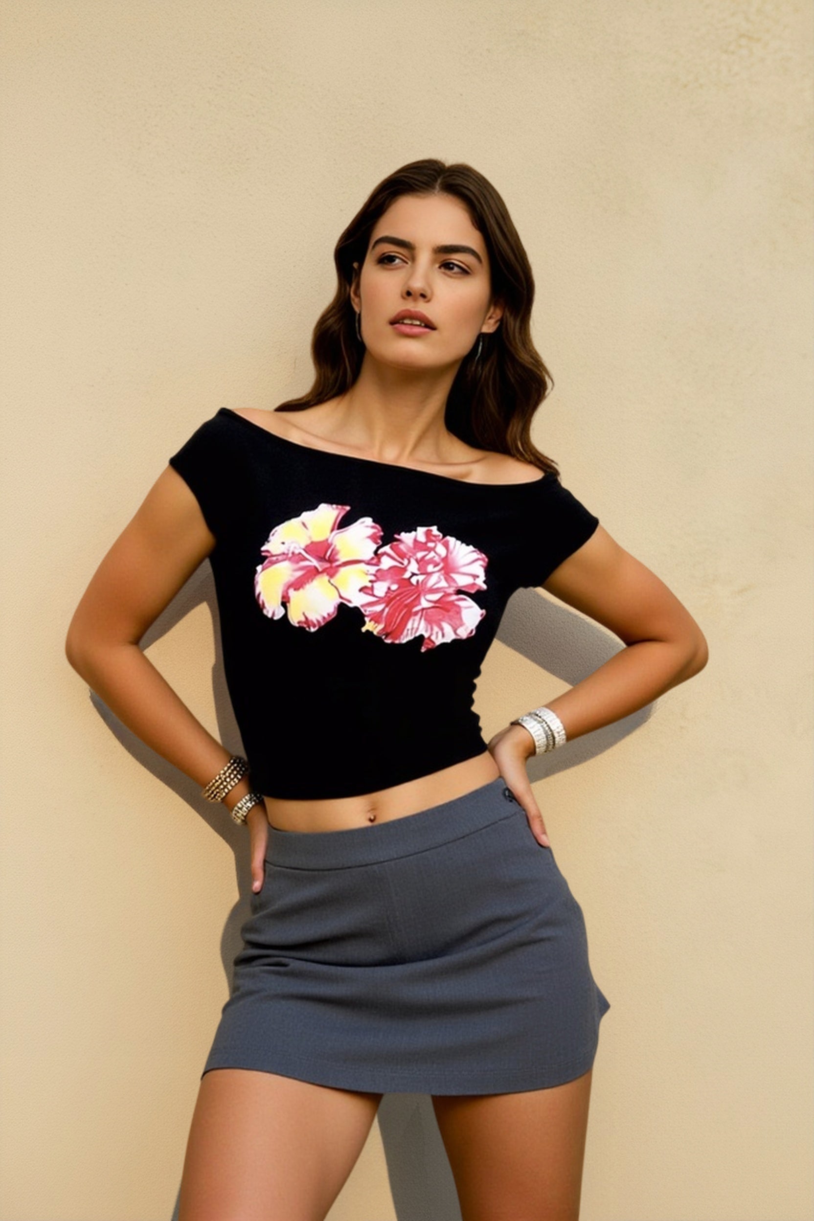 Off Shoulder Print T-shirts Secondary image