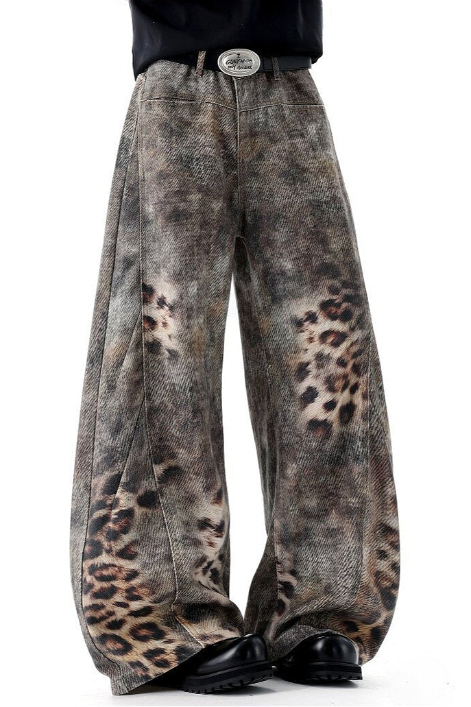 Leopard Patch Washed Barrel Leg Jeans Secondary image
