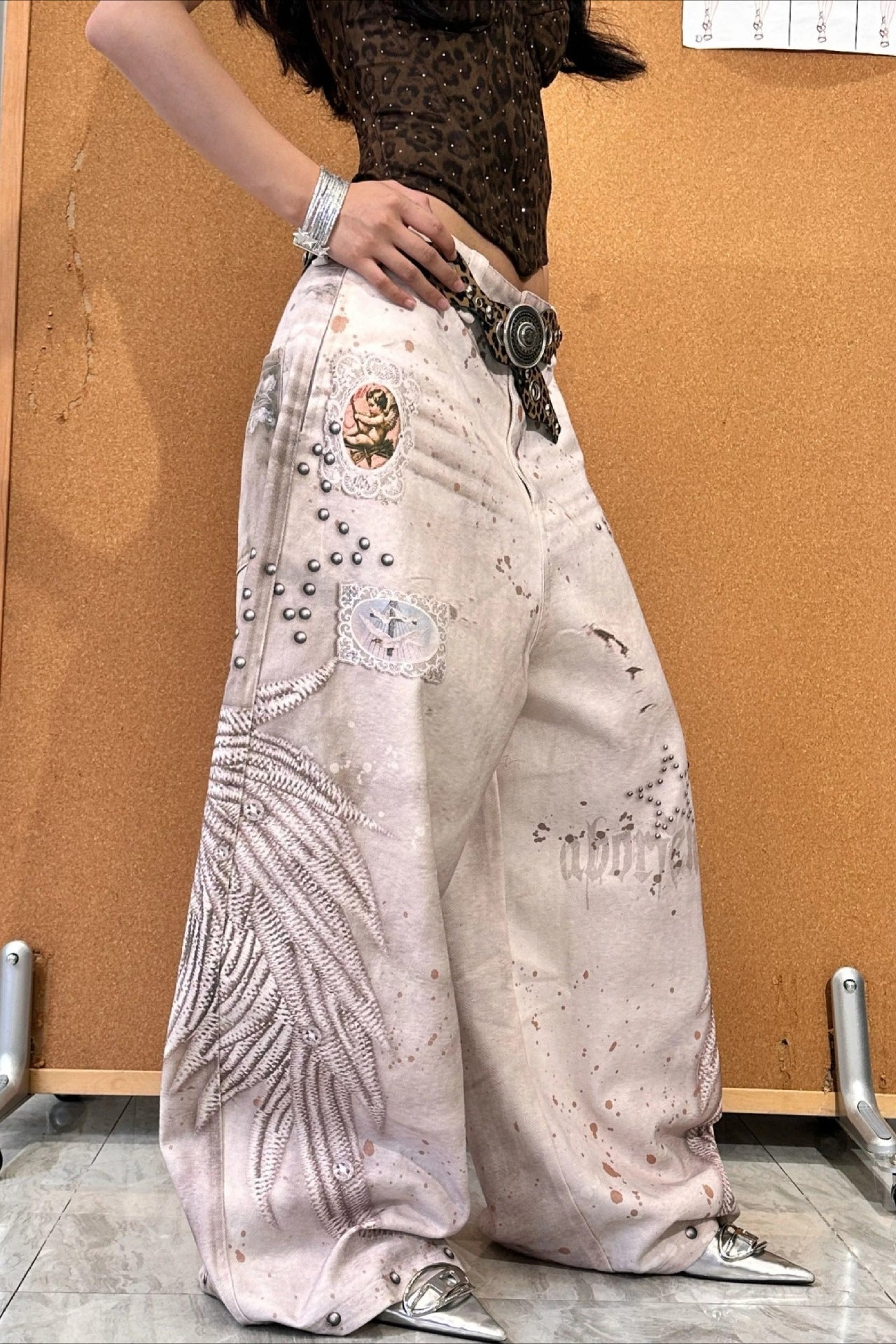 Pearl Stud Wing Print Barrel Leg Jeans Secondary image