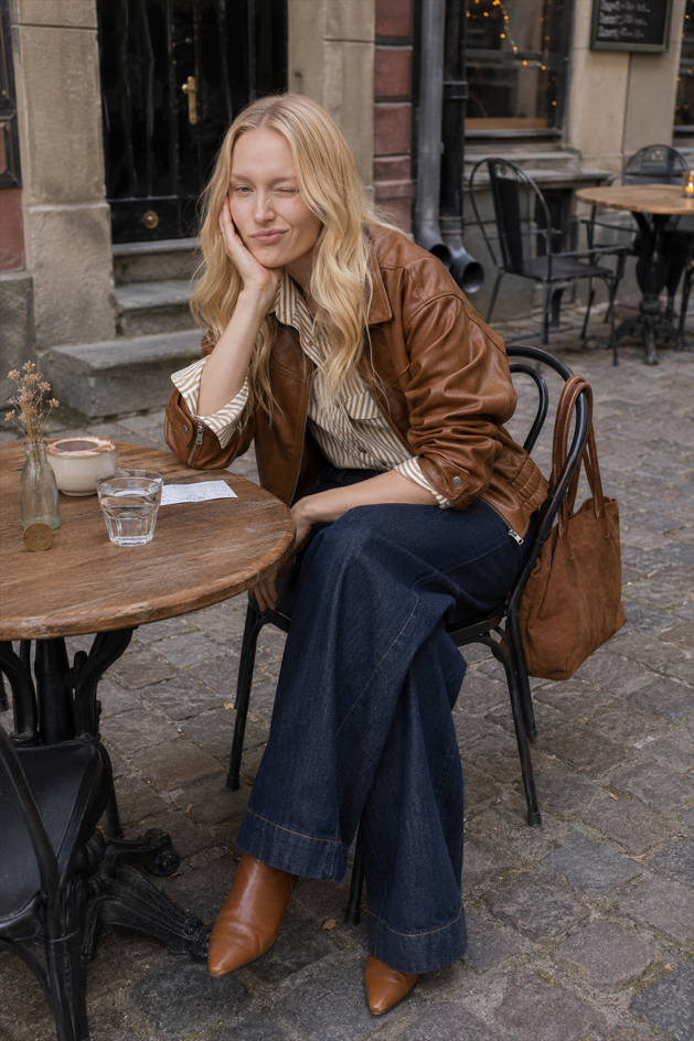 High Waist Loose Wide Leg Jeans Secondary image