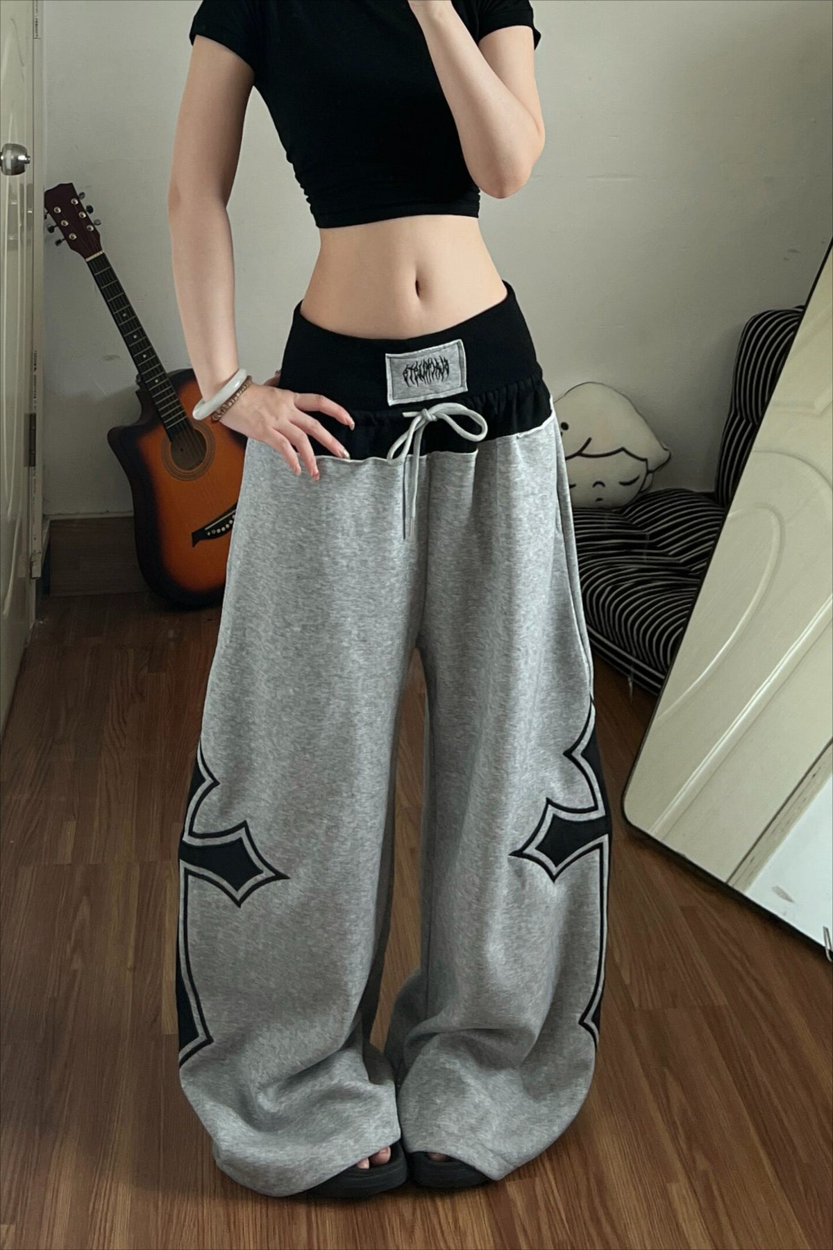 Cross Patch Curved Wide Leg Sweat Pants Main image