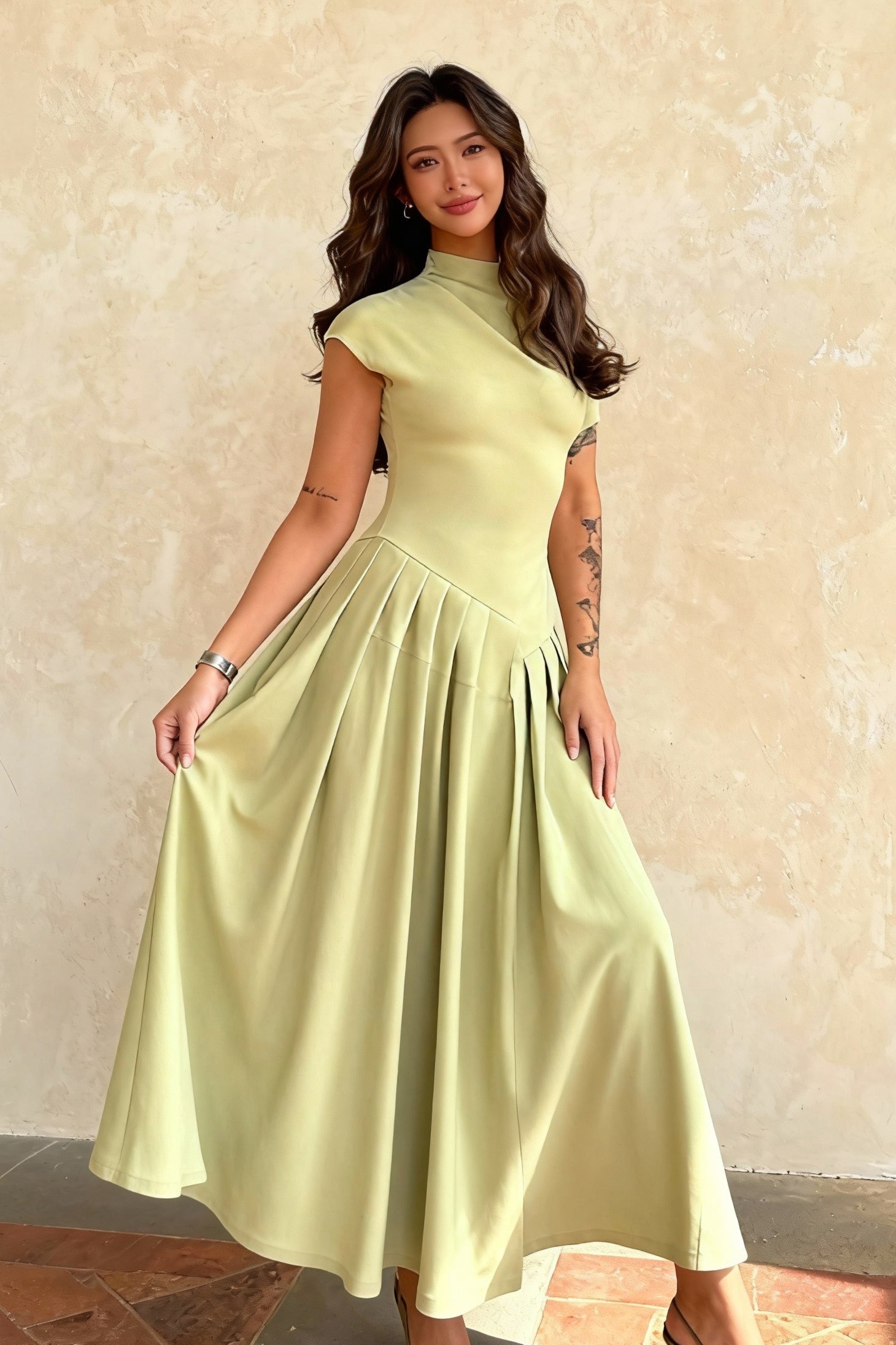 Light and Elegant Two-Tone Pleated Maxi Dress Secondary image