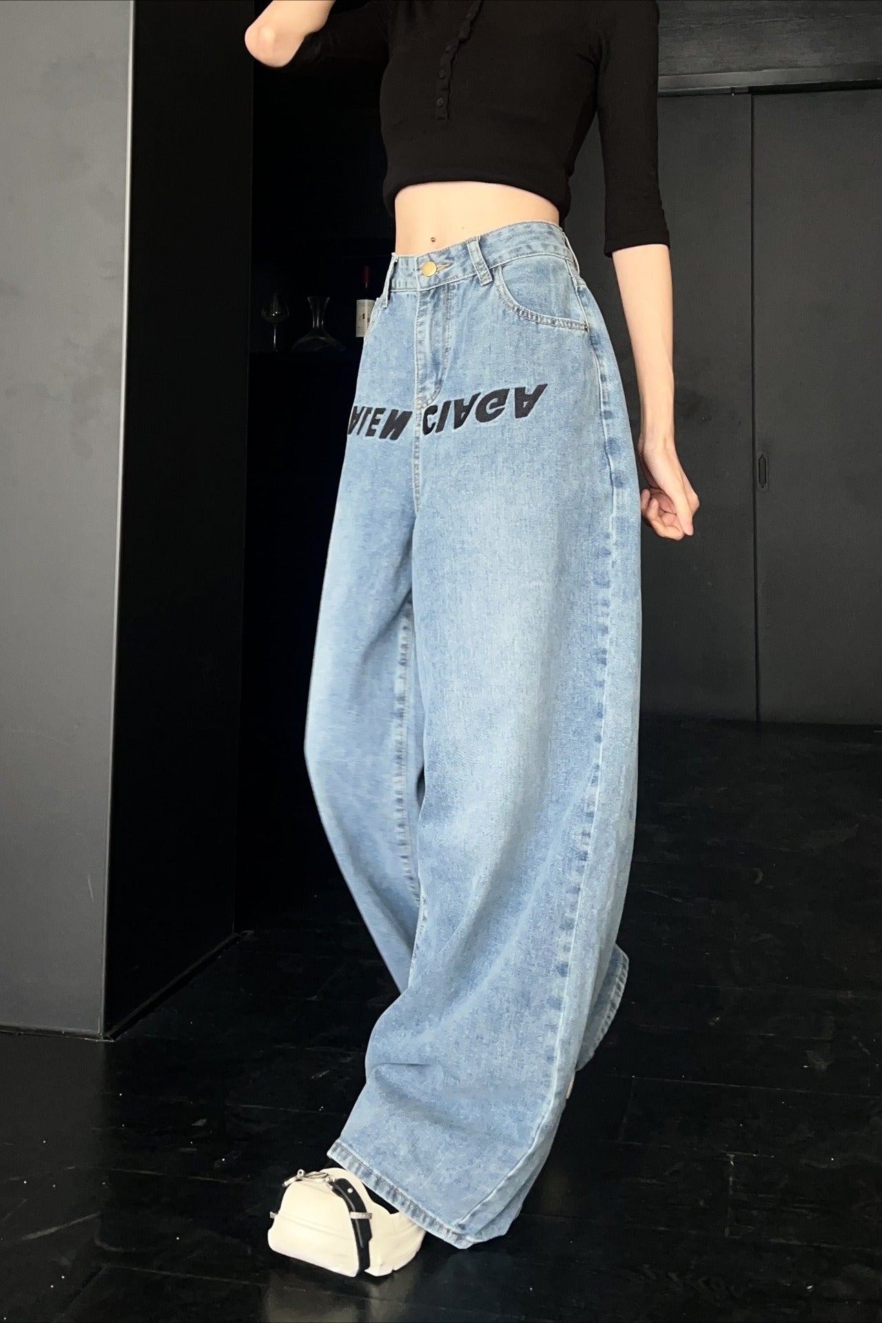 Light Wash Embroidered Baggy Jeans Secondary image