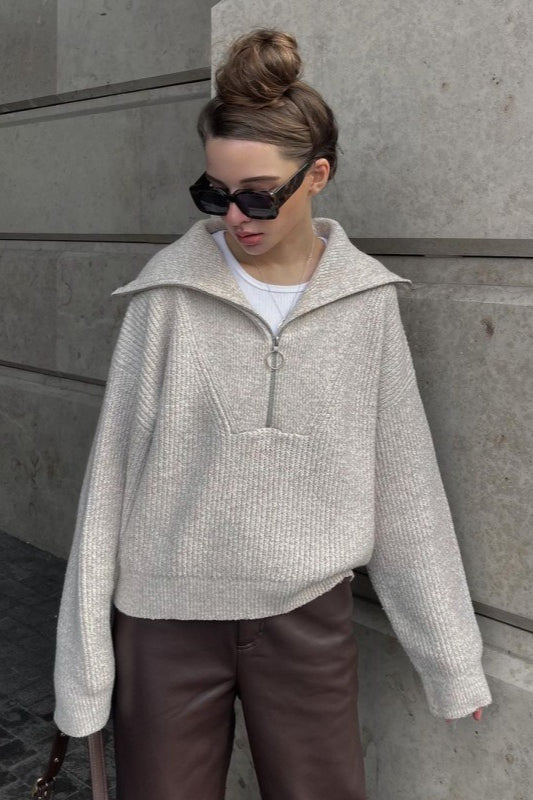 Vintage Notched V-Neck Knit Top Secondary image