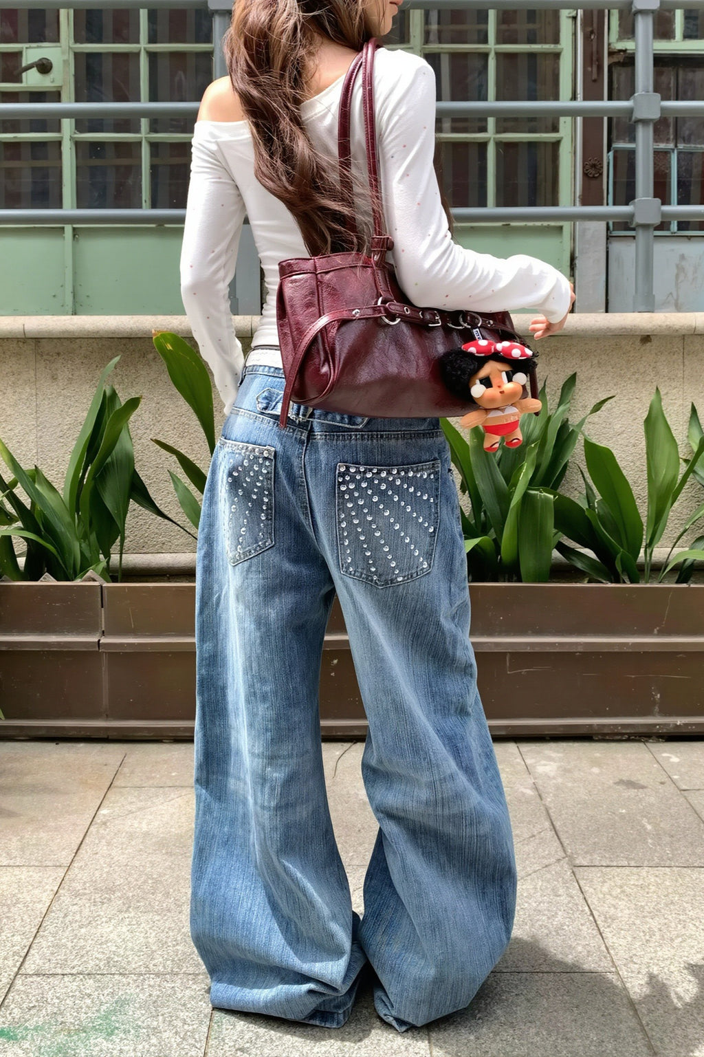 Studded Waist Wide Leg Barrel Jeans