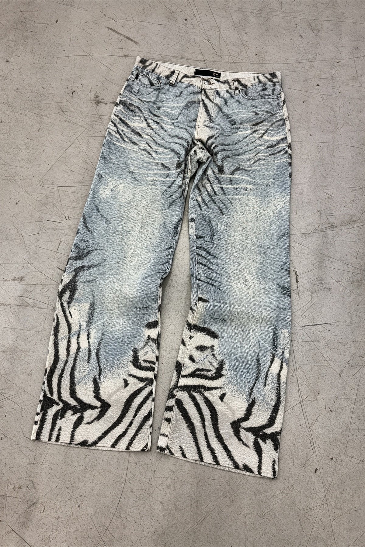 Tiger Graphic Washed Wide Leg Jeans