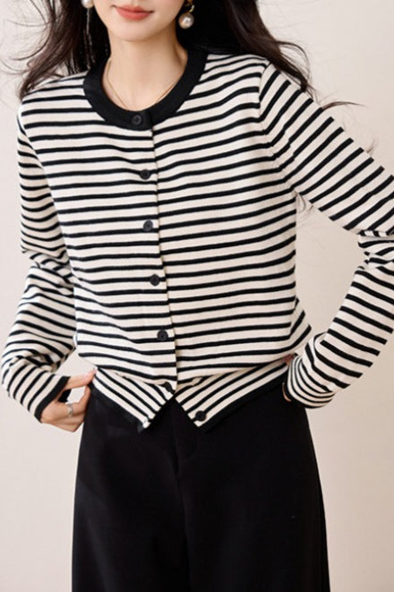 Black White Stripe Knit Cardigan Secondary image