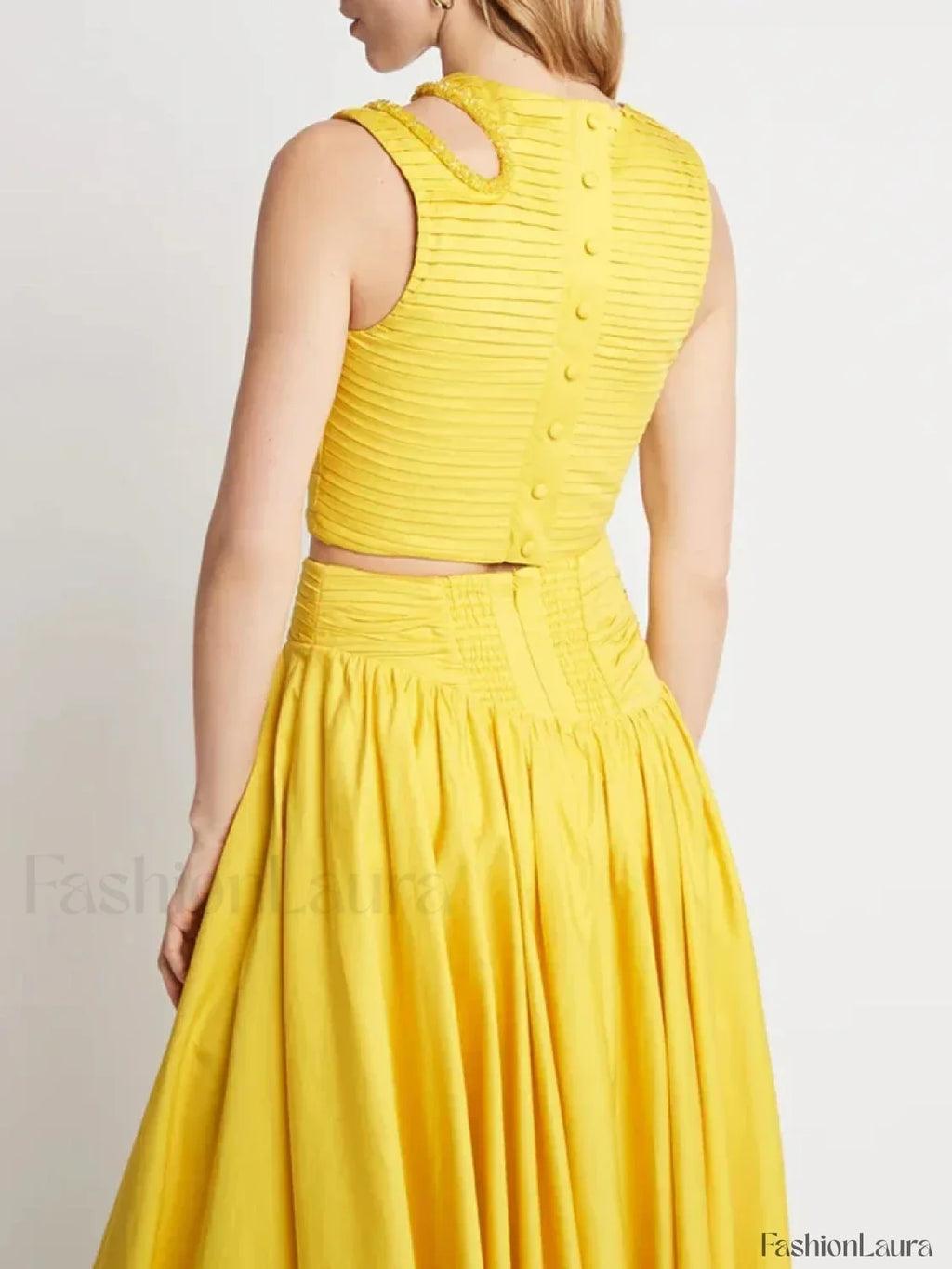 Slim Hollow Pleated Skirt Two Piece Set